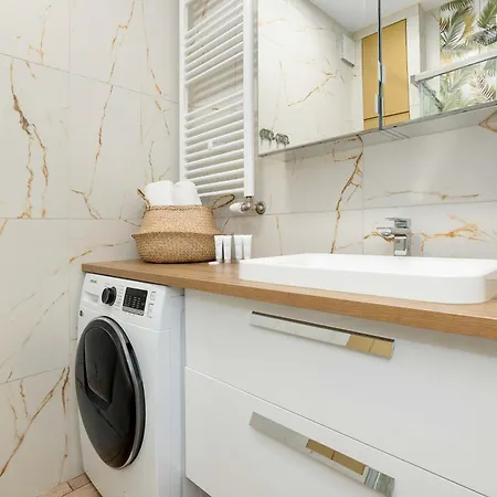 Klimatyzowany Z Balkonem I Parkingiem By Renters Apartamento
